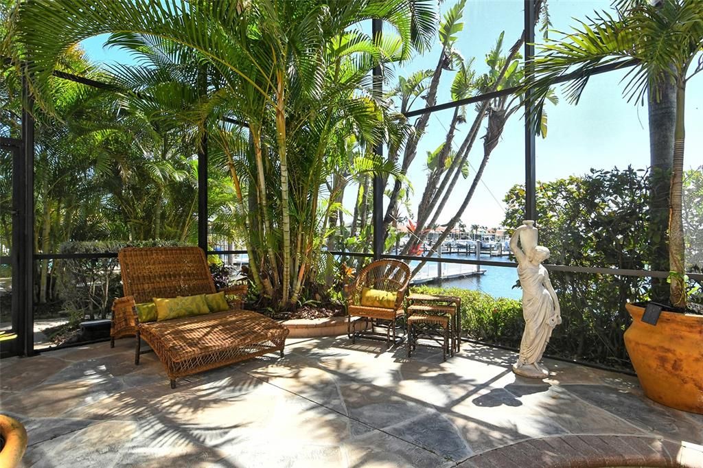 En Venta: $2,350,000 (5 camas, 3 baños, 4360 Pies cuadrados)