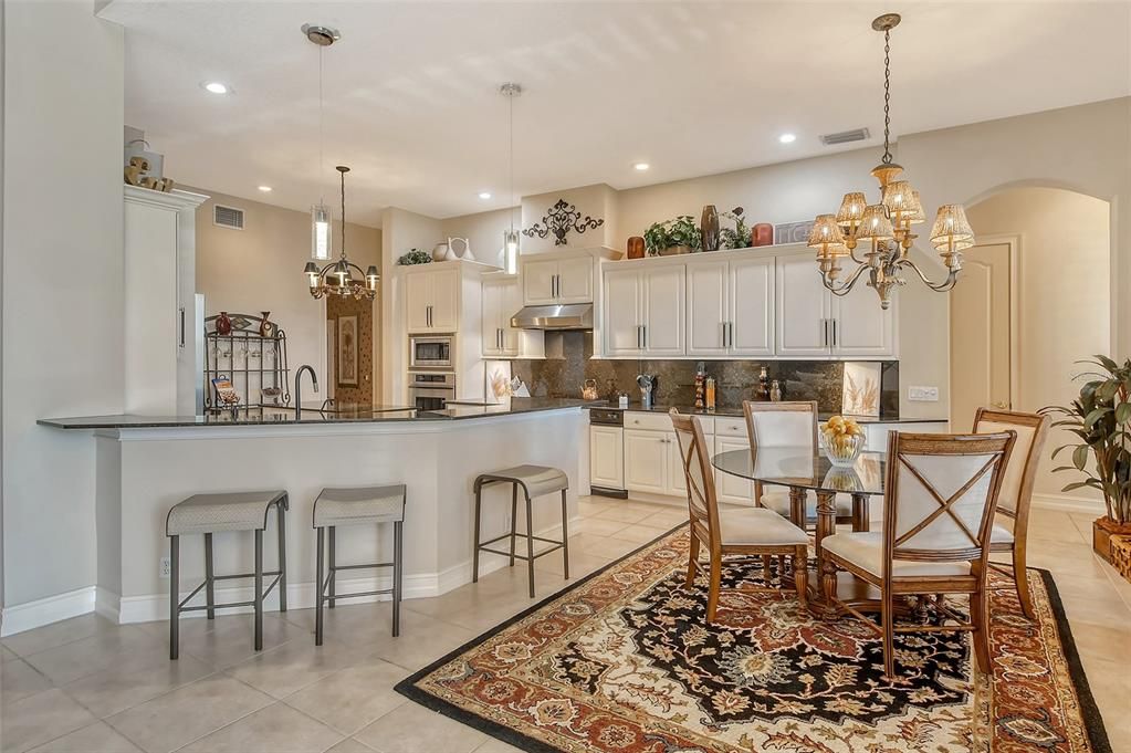 En Venta: $2,350,000 (5 camas, 3 baños, 4360 Pies cuadrados)