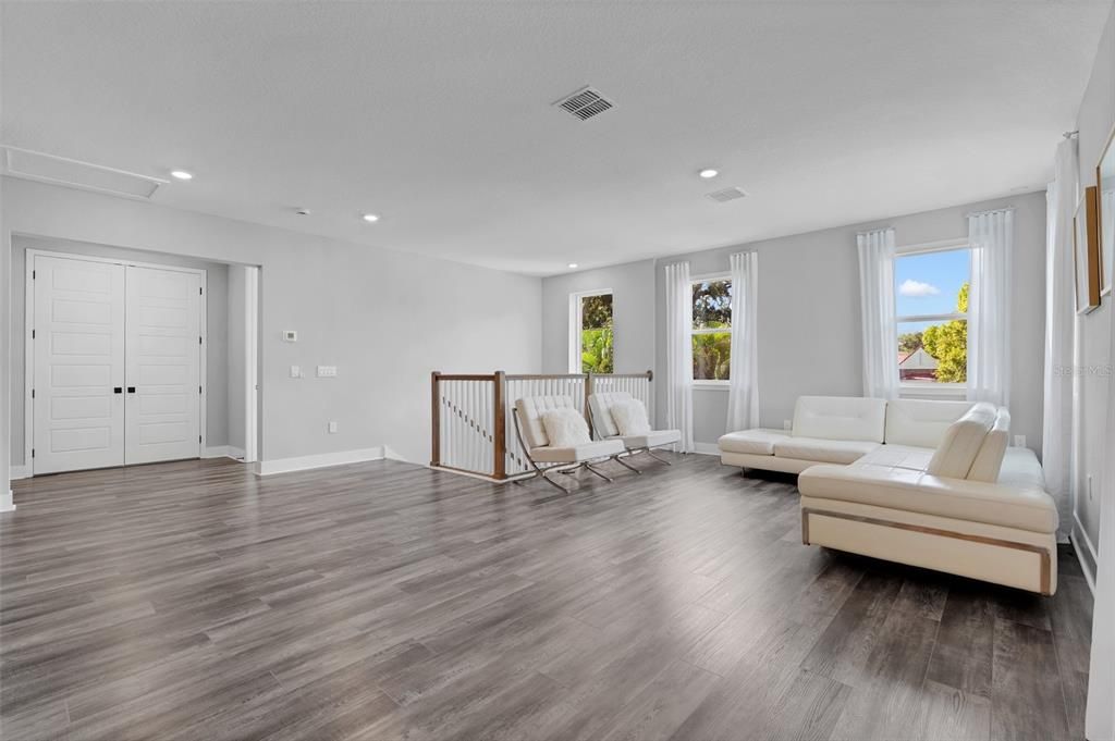 En Venta: $1,125,000 (4 camas, 4 baños, 3363 Pies cuadrados)