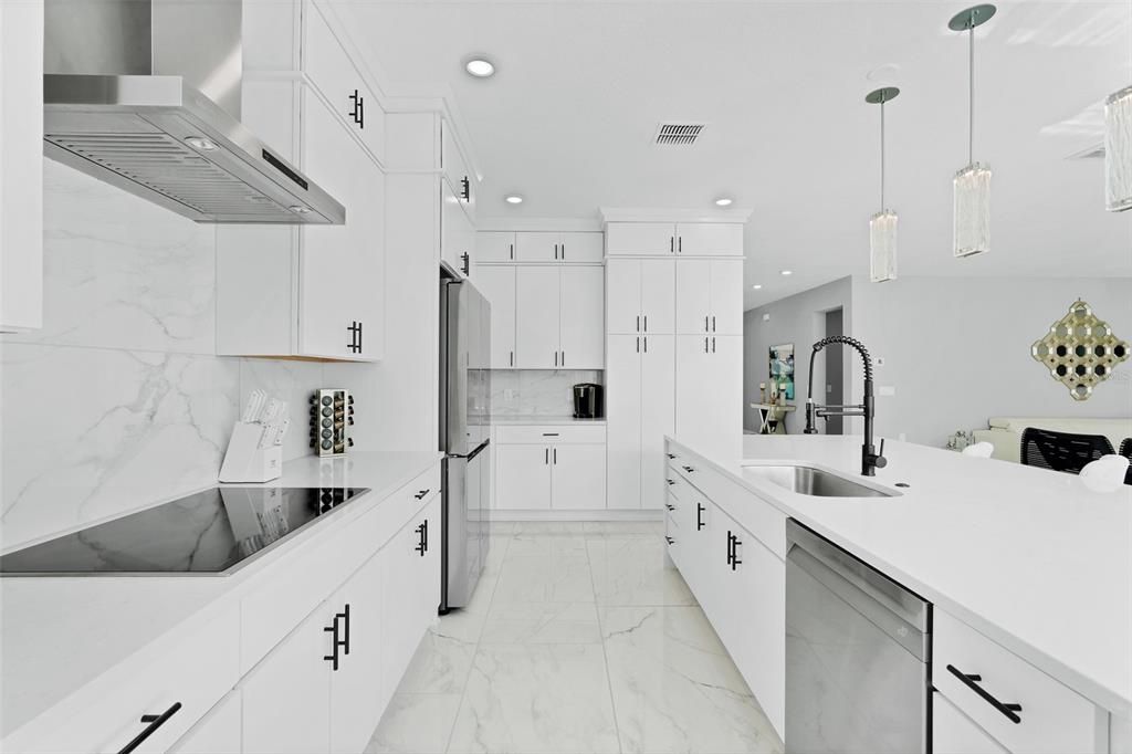 En Venta: $1,125,000 (4 camas, 4 baños, 3363 Pies cuadrados)