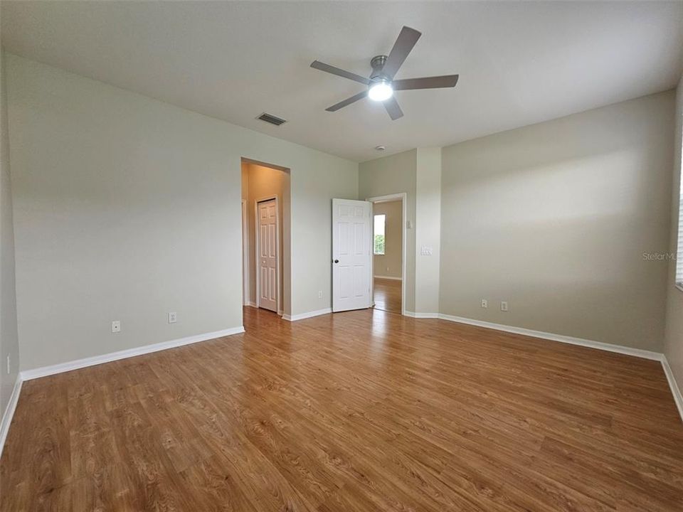 На продажу: $299,990 (3 спален, 2 ванн, 1521 Квадратных фут)