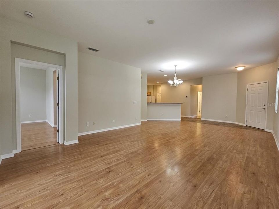 На продажу: $299,990 (3 спален, 2 ванн, 1521 Квадратных фут)