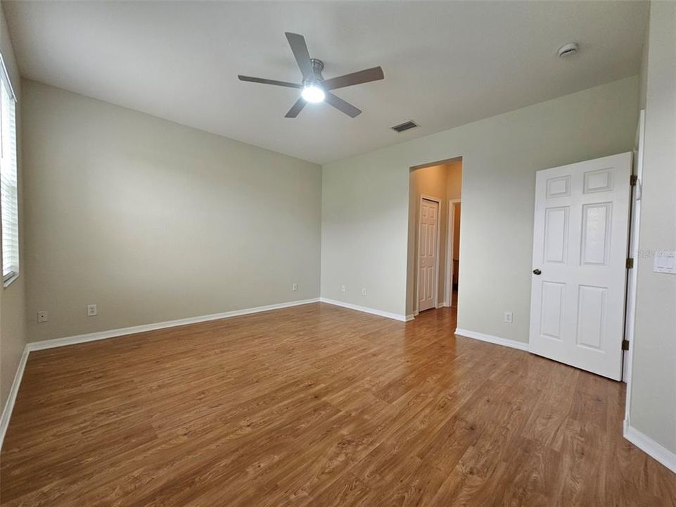 На продажу: $299,990 (3 спален, 2 ванн, 1521 Квадратных фут)