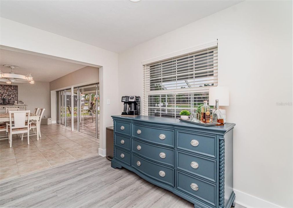 For Sale: $595,000 (3 beds, 2 baths, 1593 Square Feet)