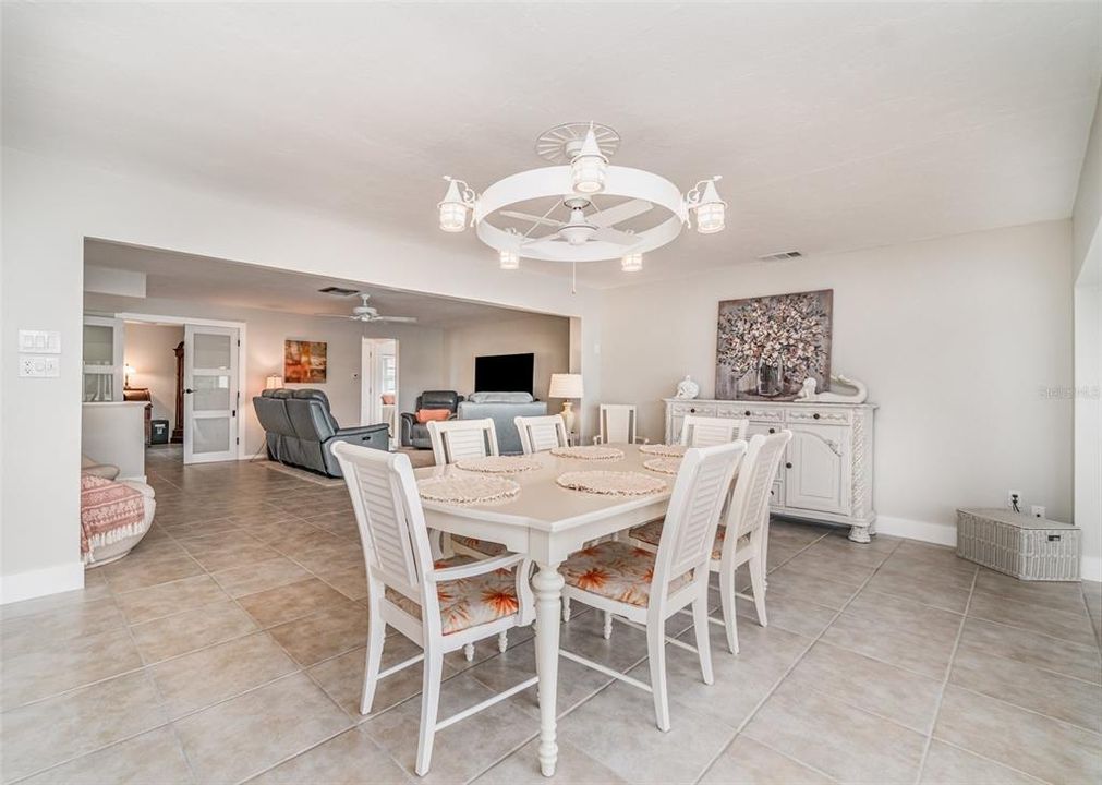 For Sale: $595,000 (3 beds, 2 baths, 1593 Square Feet)