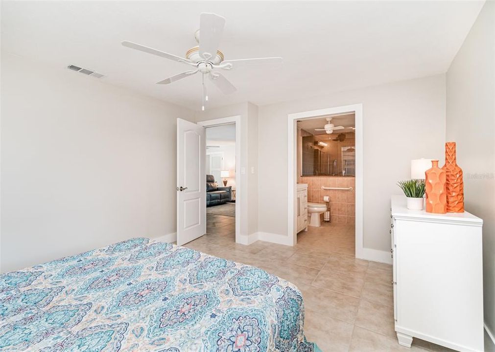 For Sale: $595,000 (3 beds, 2 baths, 1593 Square Feet)