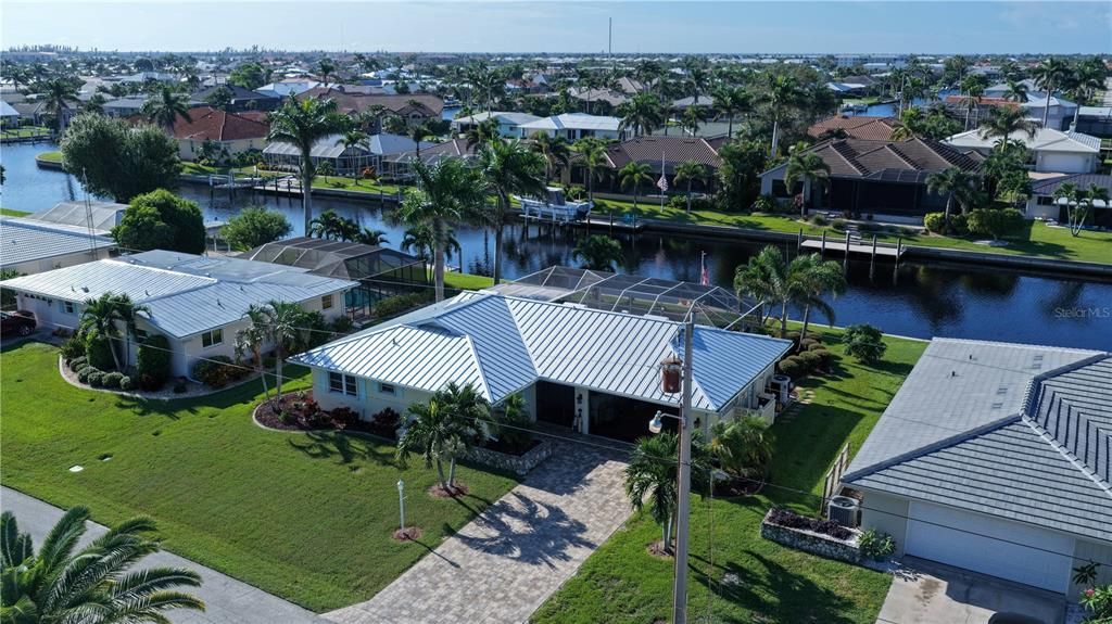 For Sale: $595,000 (3 beds, 2 baths, 1593 Square Feet)