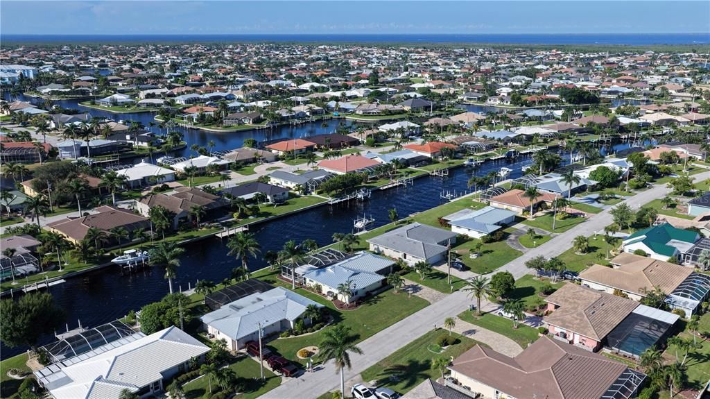 For Sale: $595,000 (3 beds, 2 baths, 1593 Square Feet)