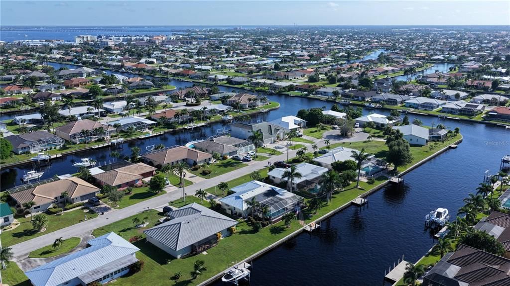 For Sale: $595,000 (3 beds, 2 baths, 1593 Square Feet)