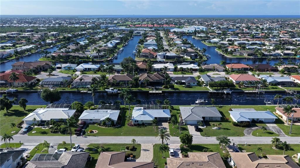 For Sale: $595,000 (3 beds, 2 baths, 1593 Square Feet)