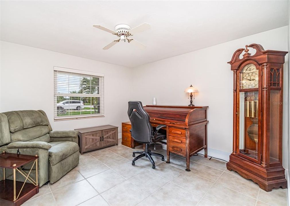 For Sale: $595,000 (3 beds, 2 baths, 1593 Square Feet)