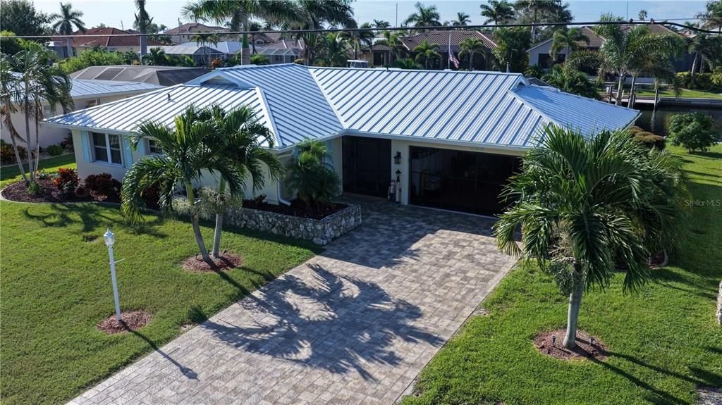 For Sale: $595,000 (3 beds, 2 baths, 1593 Square Feet)