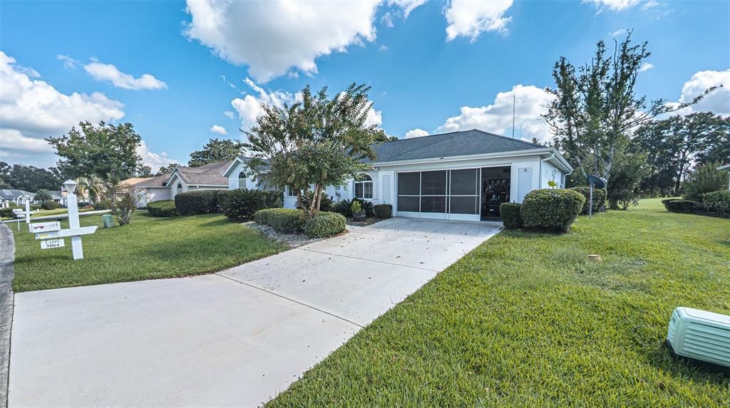 Active With Contract: $209,000 (2 beds, 2 baths, 1142 Square Feet)