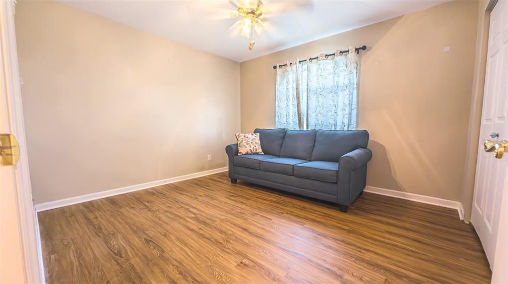 Active With Contract: $209,000 (2 beds, 2 baths, 1142 Square Feet)