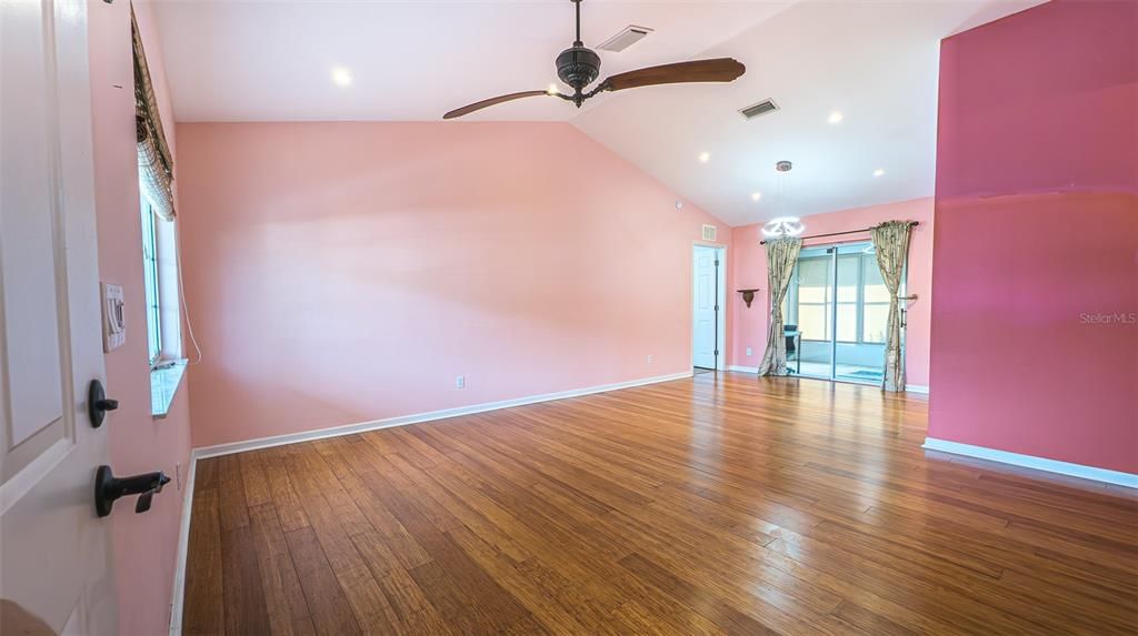 Active With Contract: $209,000 (2 beds, 2 baths, 1142 Square Feet)