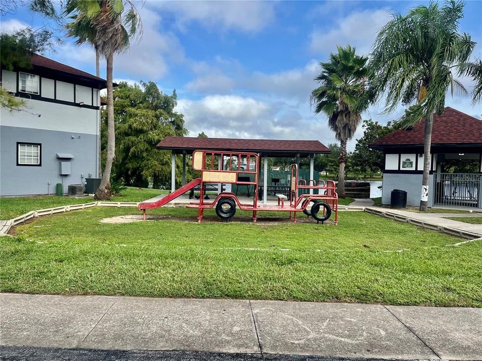 For Rent: $1,200 (1 beds, 1 baths, 768 Square Feet)