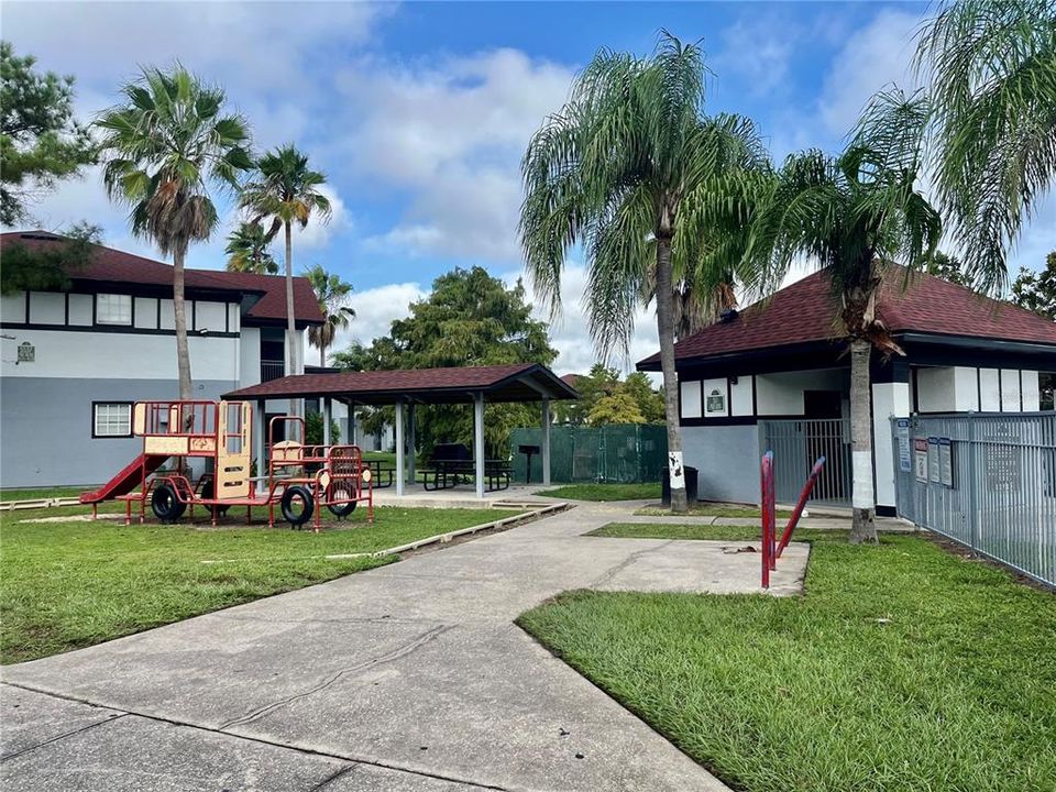 For Rent: $1,200 (1 beds, 1 baths, 768 Square Feet)