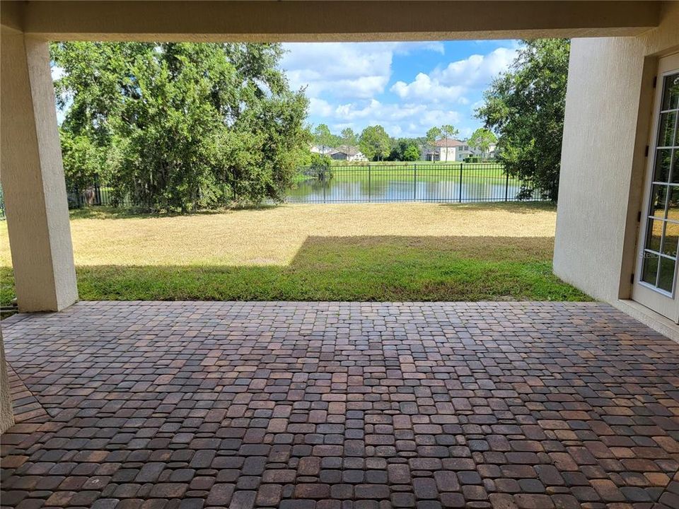 Active With Contract: $899,900 (6 beds, 5 baths, 3994 Square Feet)