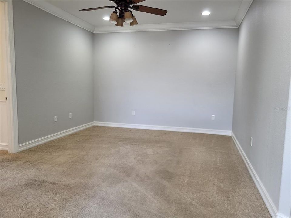 Active With Contract: $899,900 (6 beds, 5 baths, 3994 Square Feet)