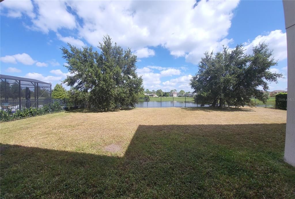 Active With Contract: $899,900 (6 beds, 5 baths, 3994 Square Feet)