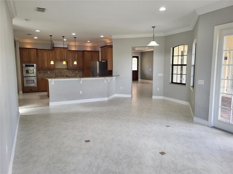 Active With Contract: $899,900 (6 beds, 5 baths, 3994 Square Feet)