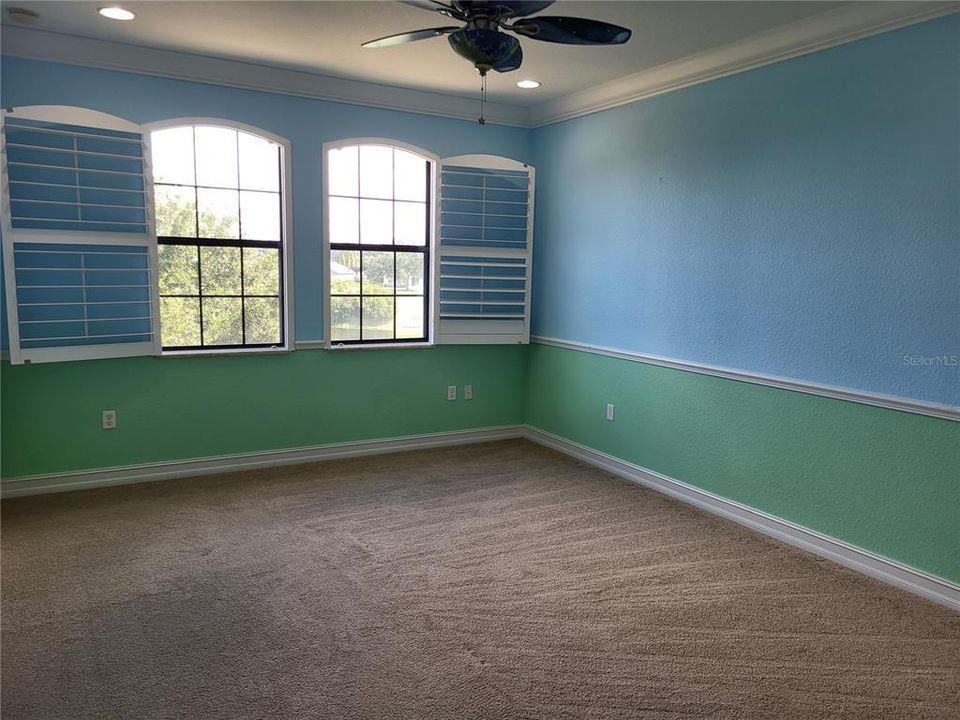 Active With Contract: $899,900 (6 beds, 5 baths, 3994 Square Feet)