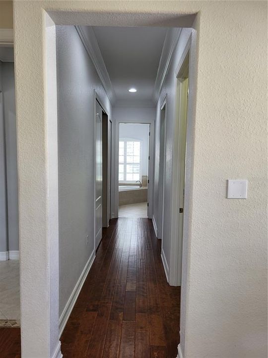 Active With Contract: $899,900 (6 beds, 5 baths, 3994 Square Feet)