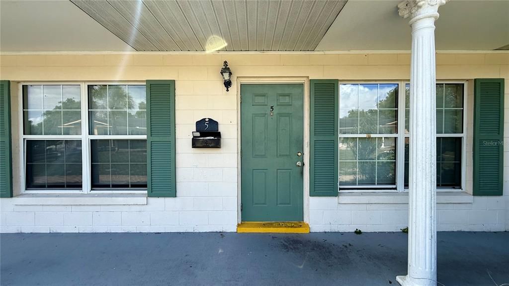 出租: $1,050 (2 贝兹, 1 浴室, 1100 平方英尺)