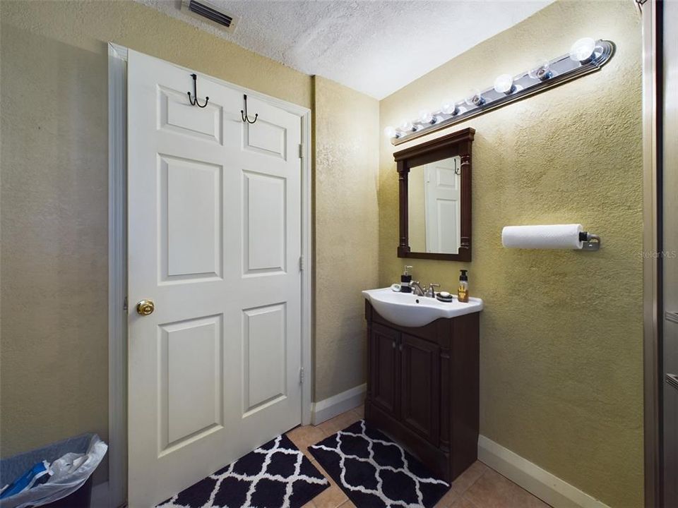 En Venta: $299,900 (0 camas, 0 baños, 1336 Pies cuadrados)