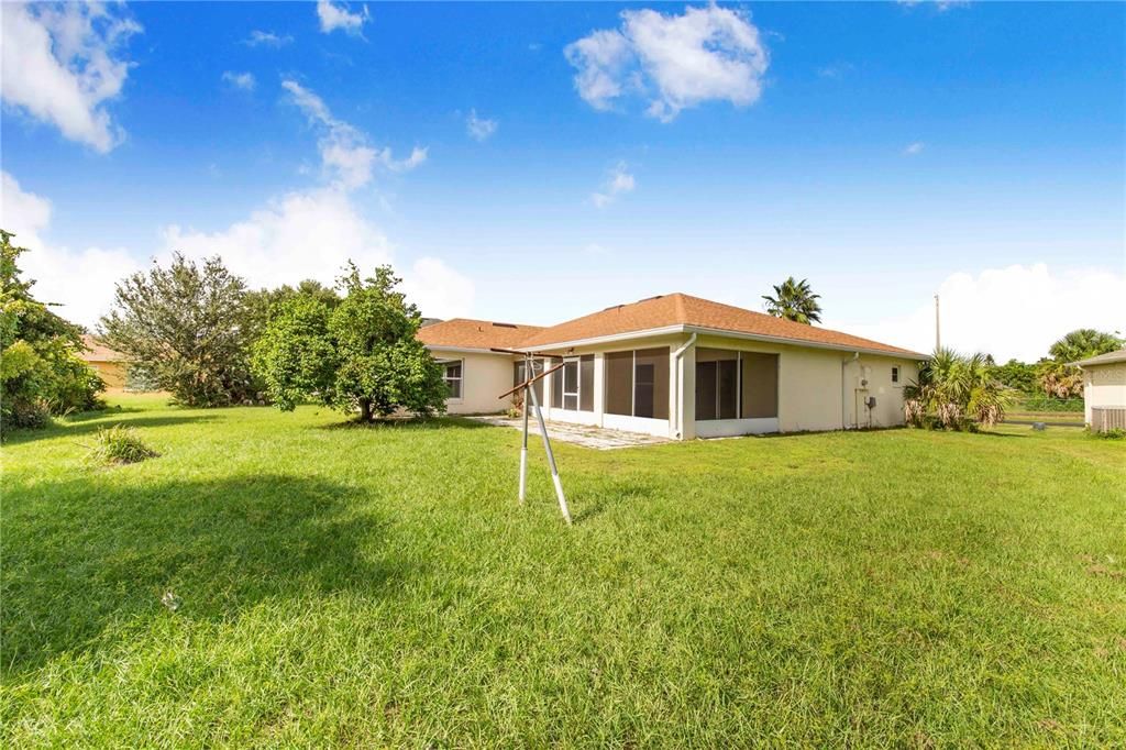 Active With Contract: $259,000 (3 beds, 2 baths, 1854 Square Feet)