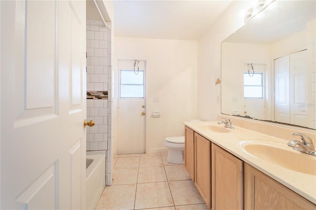 Active With Contract: $259,000 (3 beds, 2 baths, 1854 Square Feet)