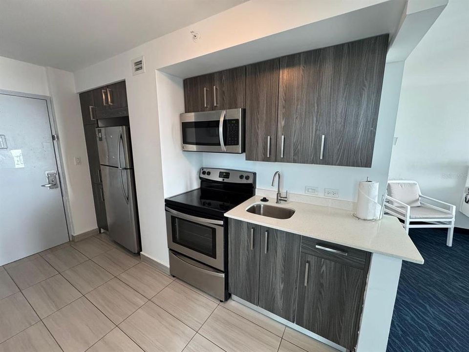 For Sale: $365,000 (1 beds, 1 baths, 575 Square Feet)
