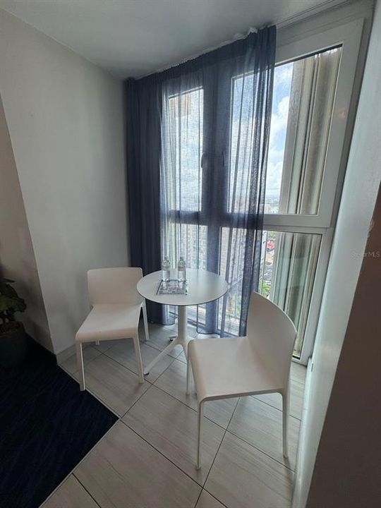 For Sale: $365,000 (1 beds, 1 baths, 575 Square Feet)