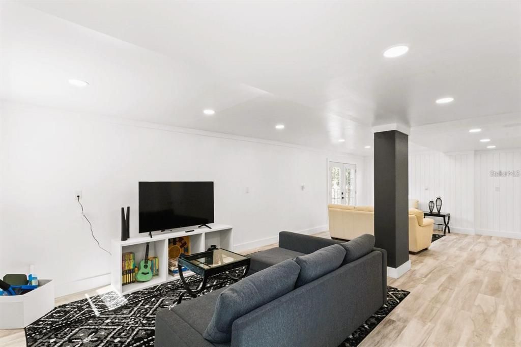 For Rent: $4,900 (2 beds, 2 baths, 1782 Square Feet)