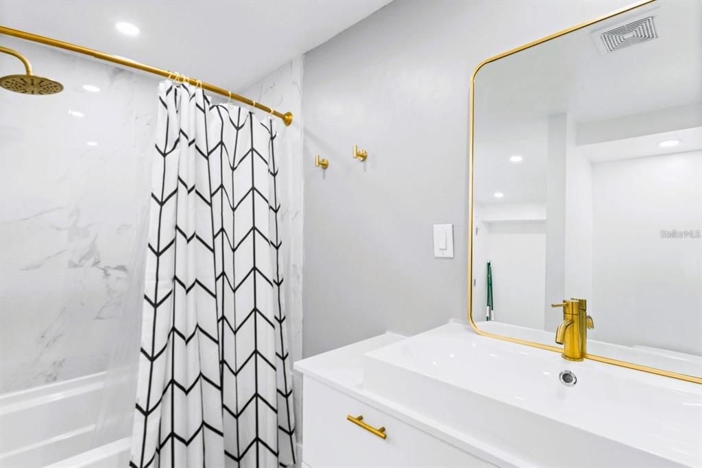 For Rent: $4,900 (2 beds, 2 baths, 1782 Square Feet)