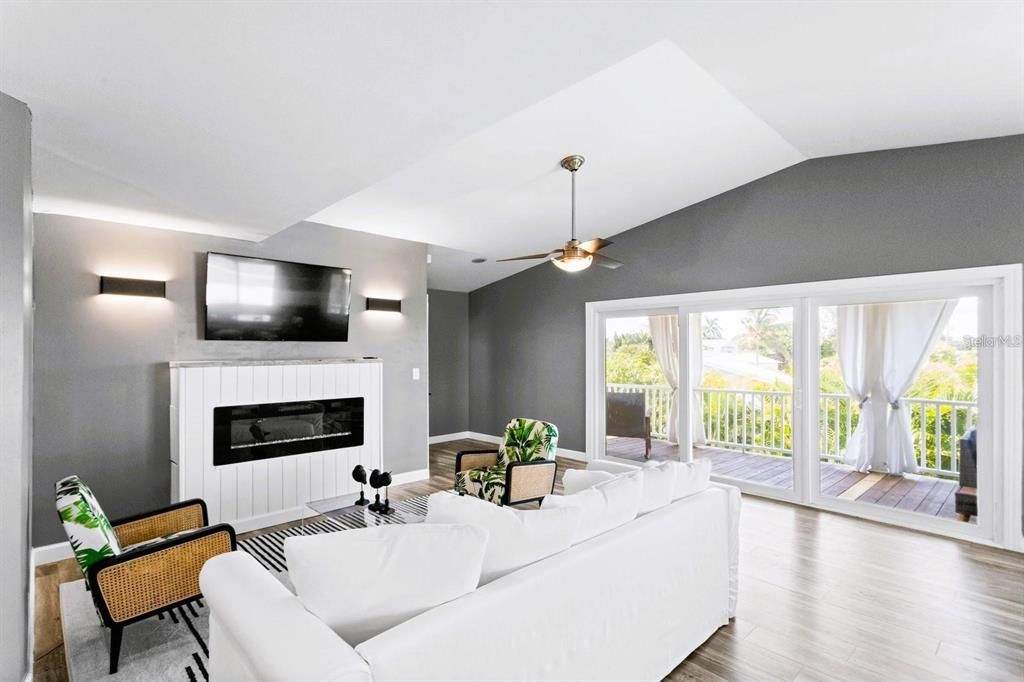 For Rent: $4,900 (2 beds, 2 baths, 1782 Square Feet)