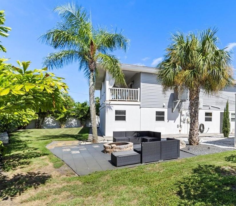 For Rent: $4,900 (2 beds, 2 baths, 1782 Square Feet)