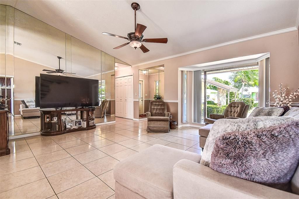 待售: $485,000 (2 贝兹, 2 浴室, 1636 平方英尺)