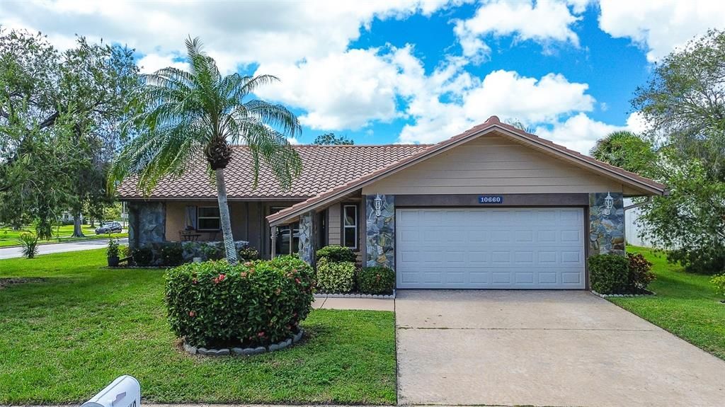 待售: $485,000 (2 贝兹, 2 浴室, 1636 平方英尺)