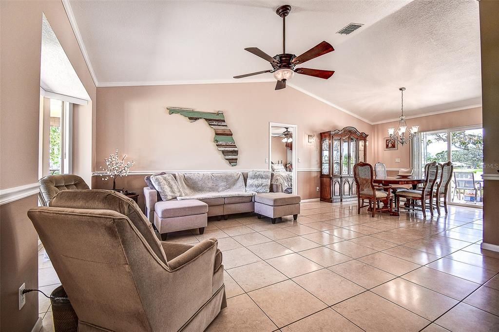 待售: $485,000 (2 贝兹, 2 浴室, 1636 平方英尺)