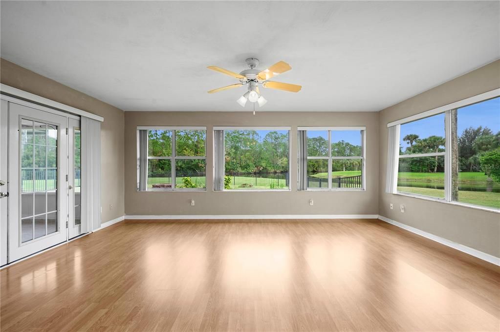 合同活跃: $400,000 (3 贝兹, 3 浴室, 1854 平方英尺)