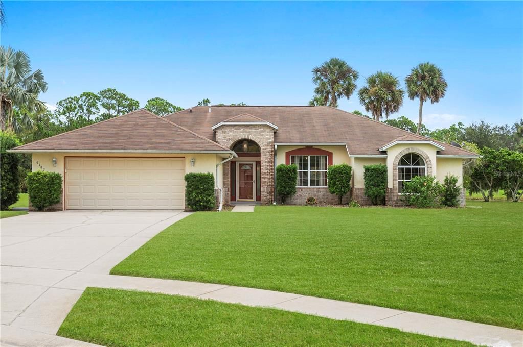 合同活跃: $400,000 (3 贝兹, 3 浴室, 1854 平方英尺)