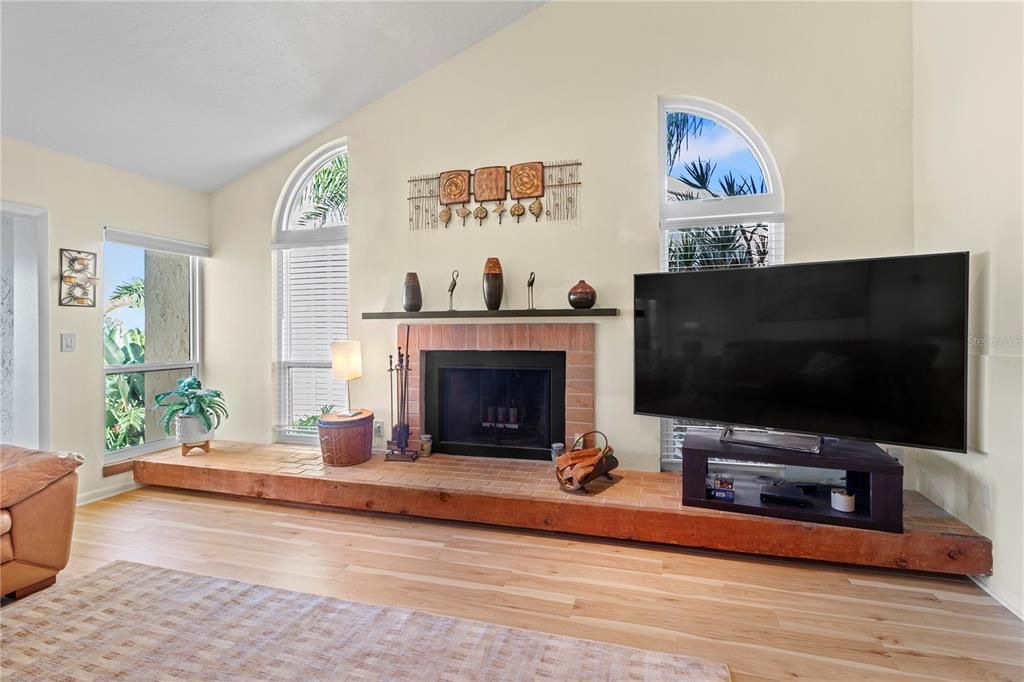 待售: $484,900 (2 贝兹, 2 浴室, 1737 平方英尺)