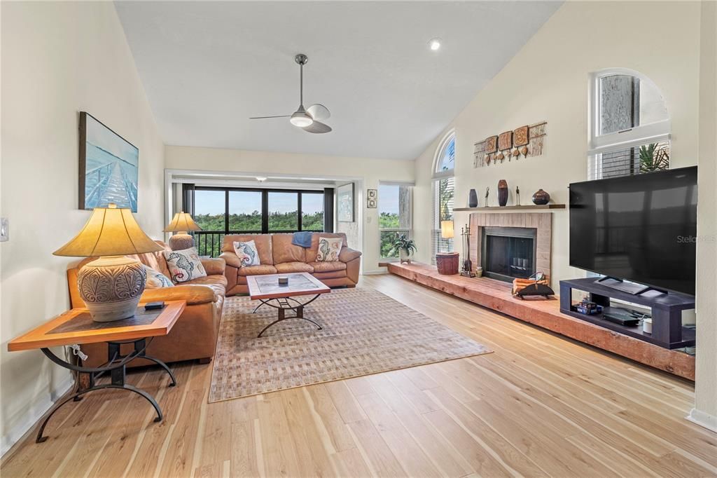 待售: $484,900 (2 贝兹, 2 浴室, 1737 平方英尺)