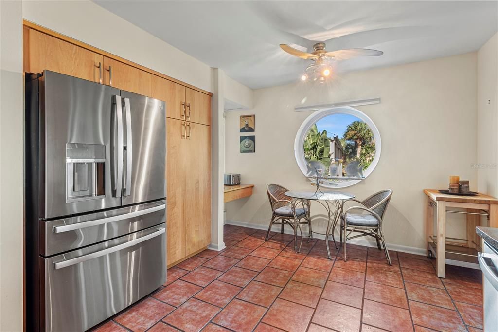 待售: $484,900 (2 贝兹, 2 浴室, 1737 平方英尺)