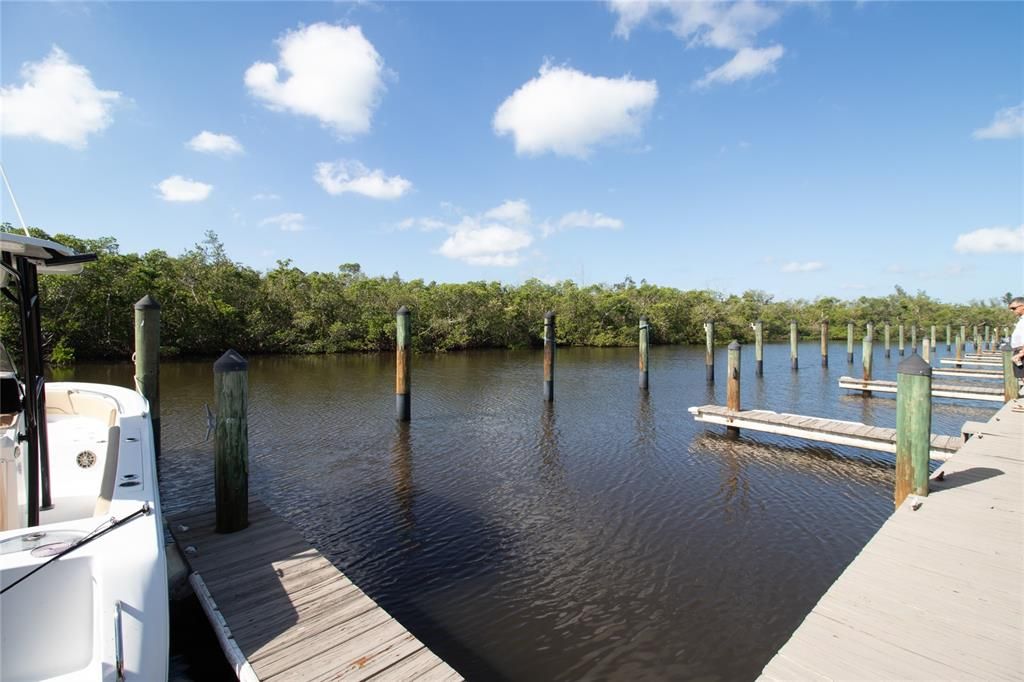 待售: $484,900 (2 贝兹, 2 浴室, 1737 平方英尺)