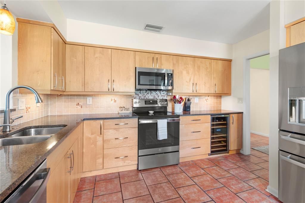 待售: $484,900 (2 贝兹, 2 浴室, 1737 平方英尺)