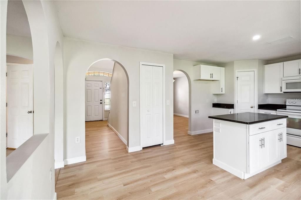 Active With Contract: $415,000 (5 beds, 2 baths, 2229 Square Feet)