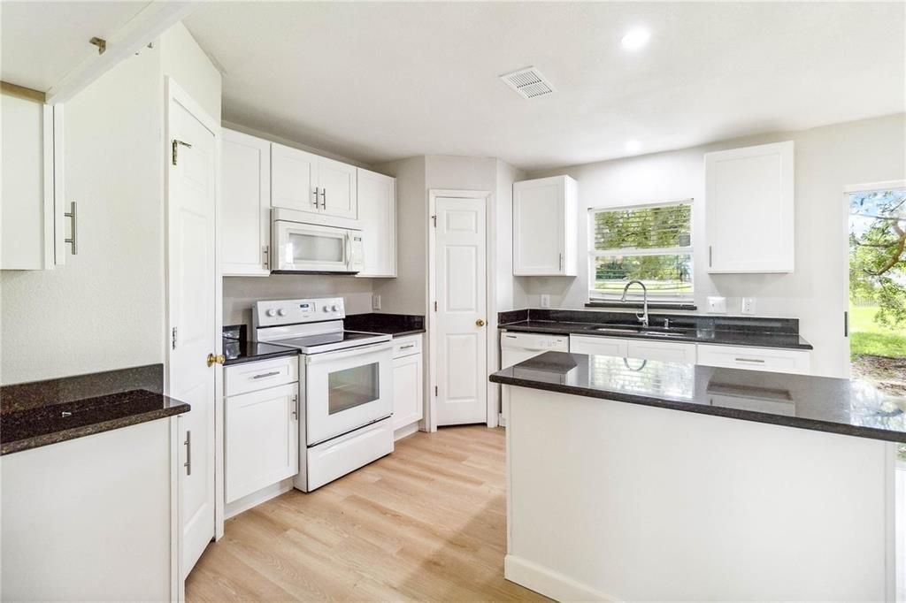 Active With Contract: $415,000 (5 beds, 2 baths, 2229 Square Feet)