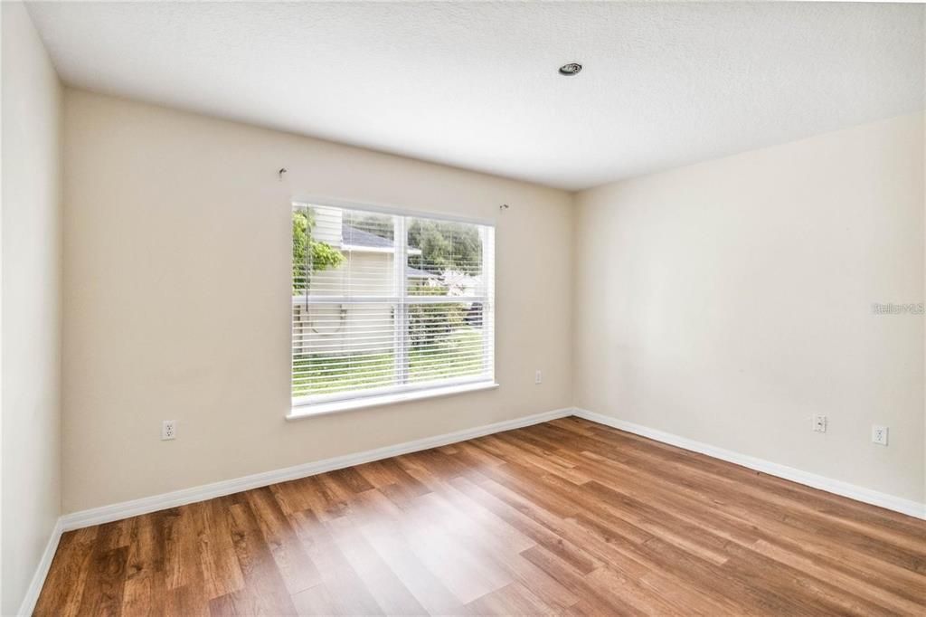 Active With Contract: $415,000 (5 beds, 2 baths, 2229 Square Feet)